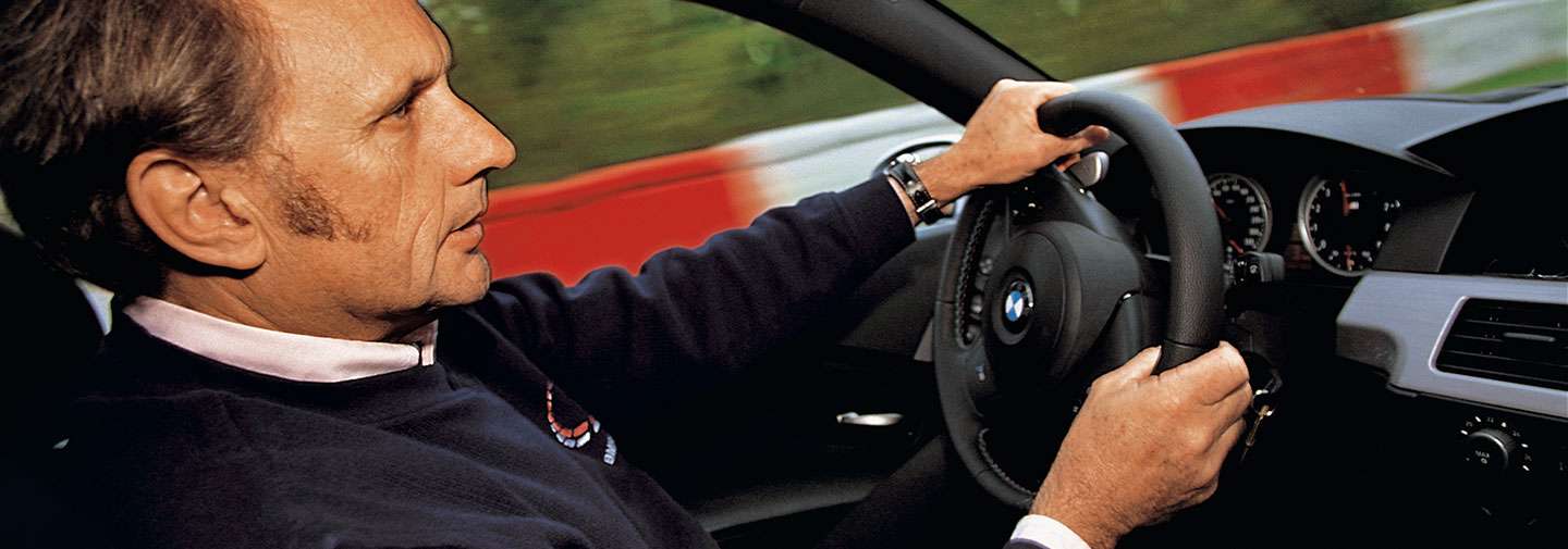 1999: BMW AND MINI DRIVING EXPERIENCE PODBIJA LEGENDARNY ‘NORDSCHLEIFE’.